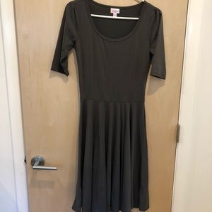 Small Dark Grey Nicole